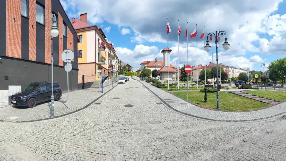 Rynek w Trzebini w dzień